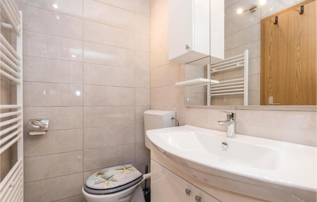 Cozy Apartment In Lovran With Kitchen Екстериор снимка