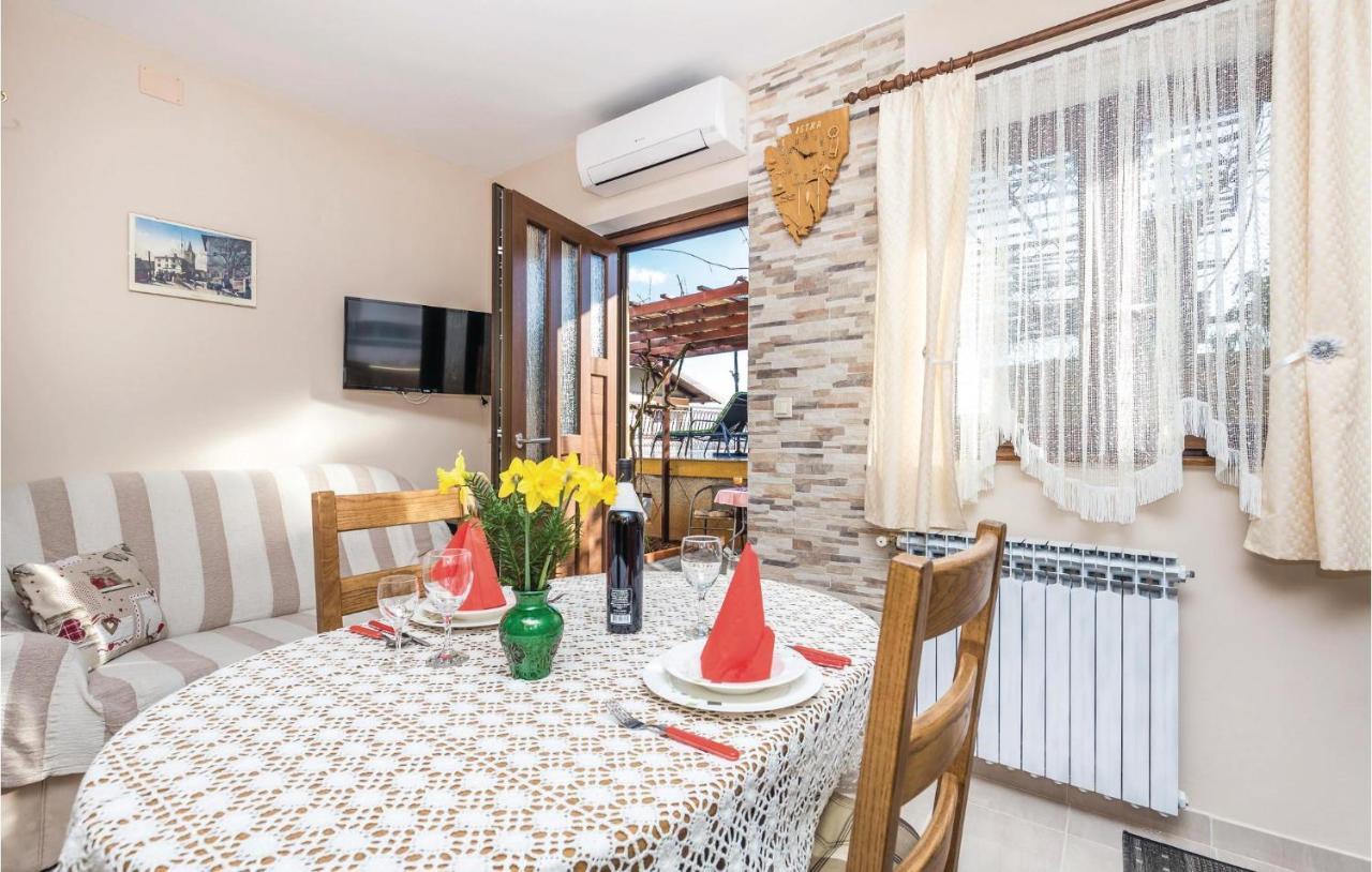 Cozy Apartment In Lovran With Kitchen Екстериор снимка