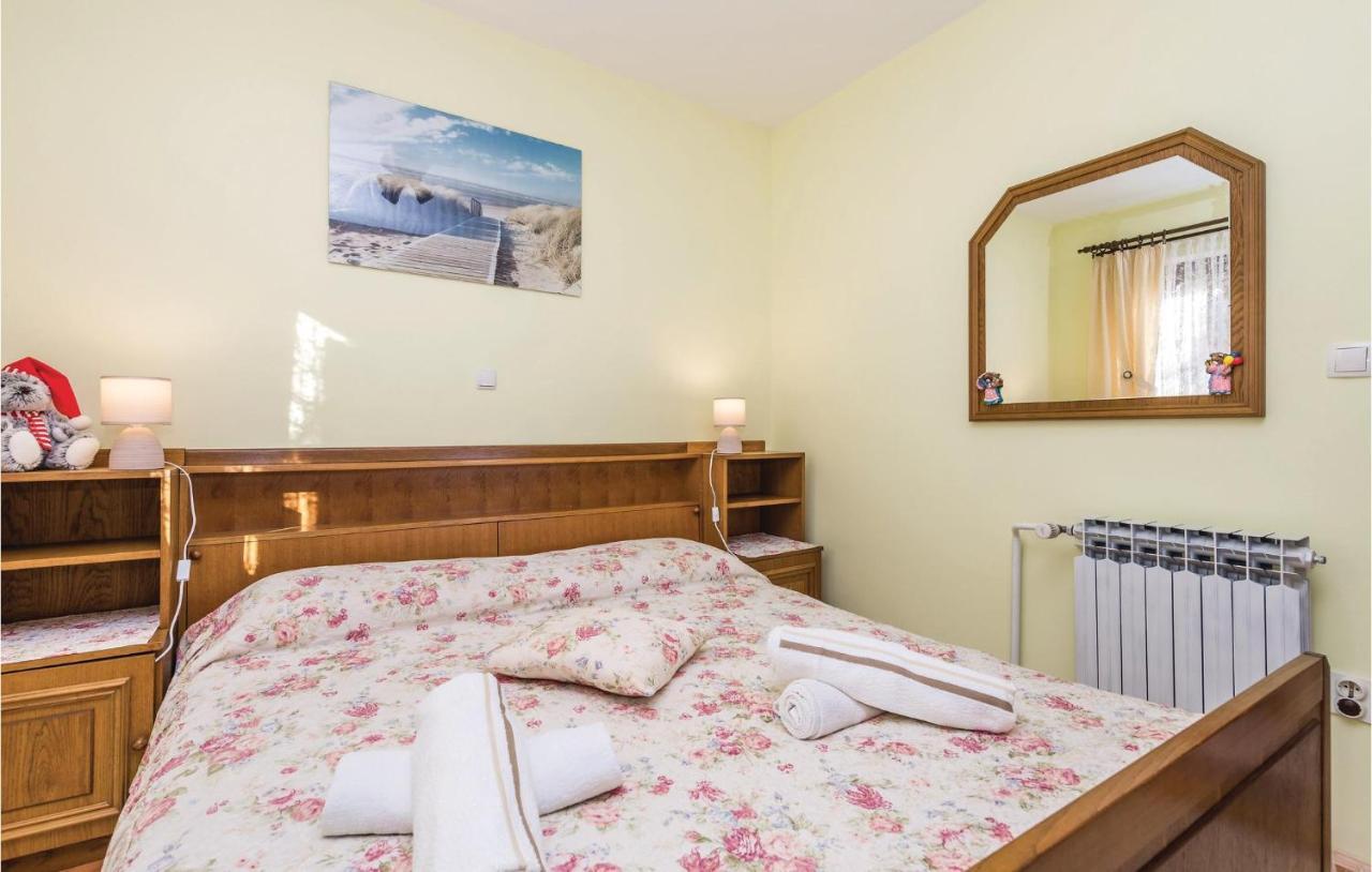 Cozy Apartment In Lovran With Kitchen Екстериор снимка